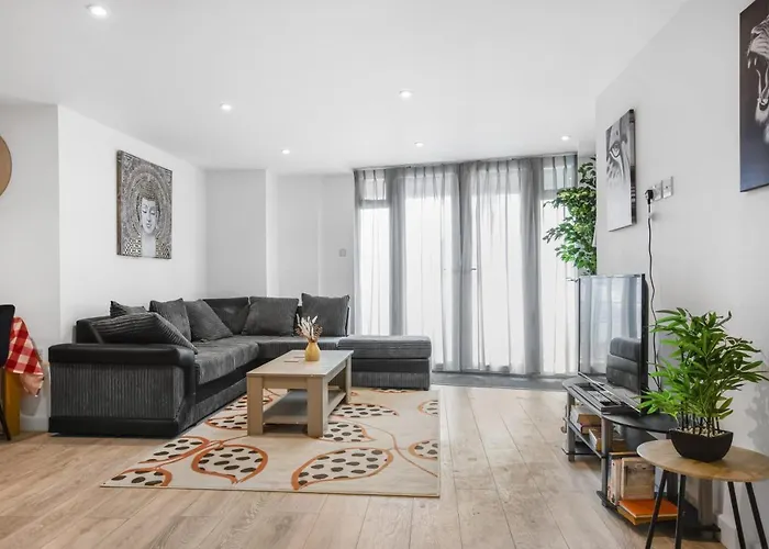 Modern 2 Bedroom Apartment In Central Woking