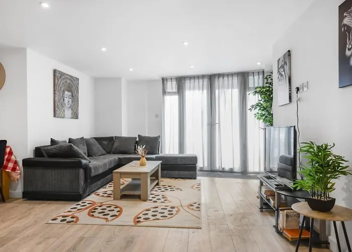 Modern 2 Bedroom Apartment In Central Woking