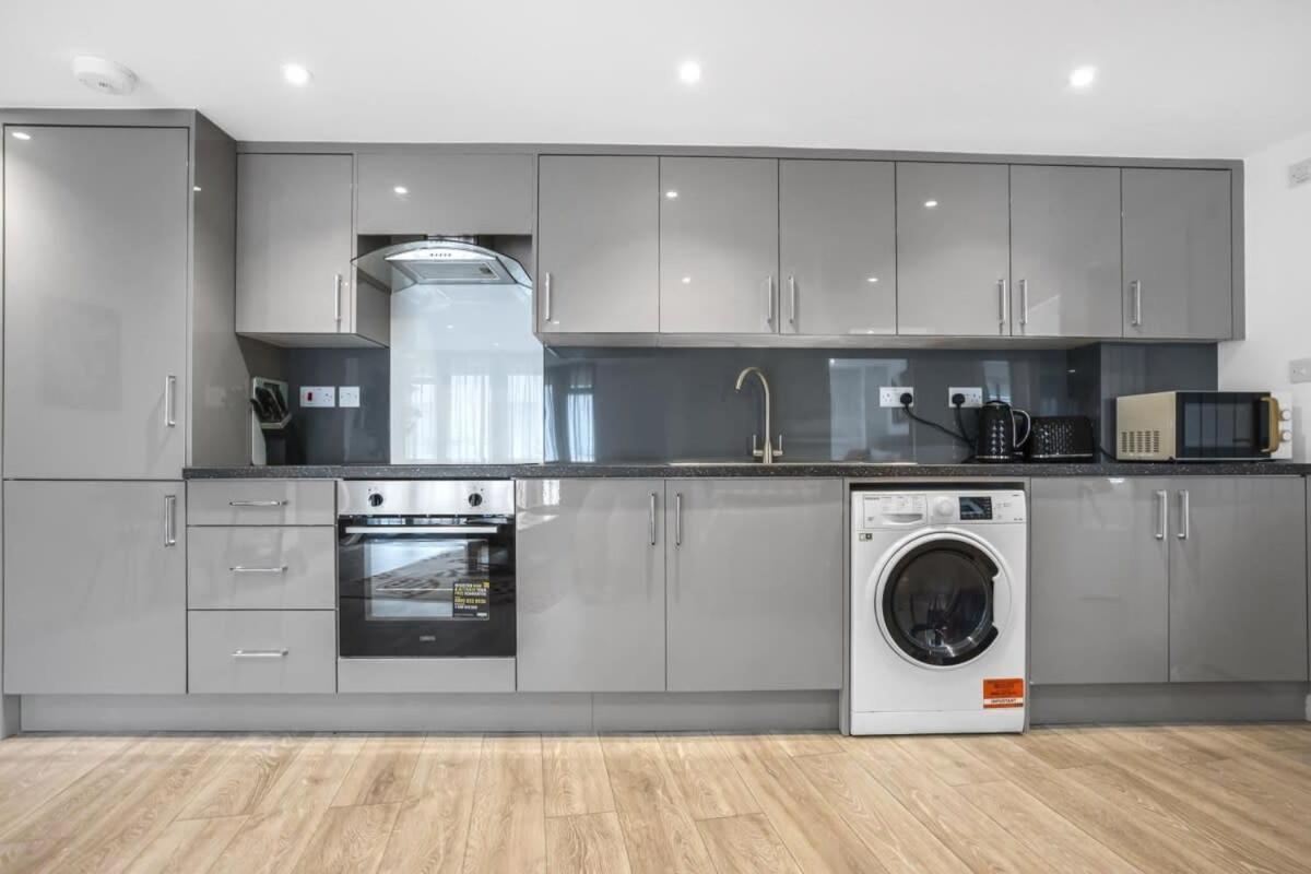 Apartment Modern 2 Bedroom In