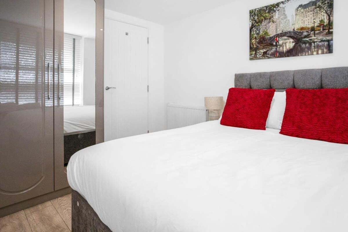 Modern 2 Bedroom In Woking